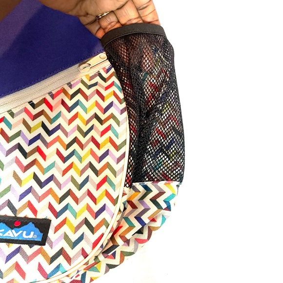 KAVU Rope Sling Bag Indigo Canvas Multicolor Chevron Crossbody - Picture 3 of 8
